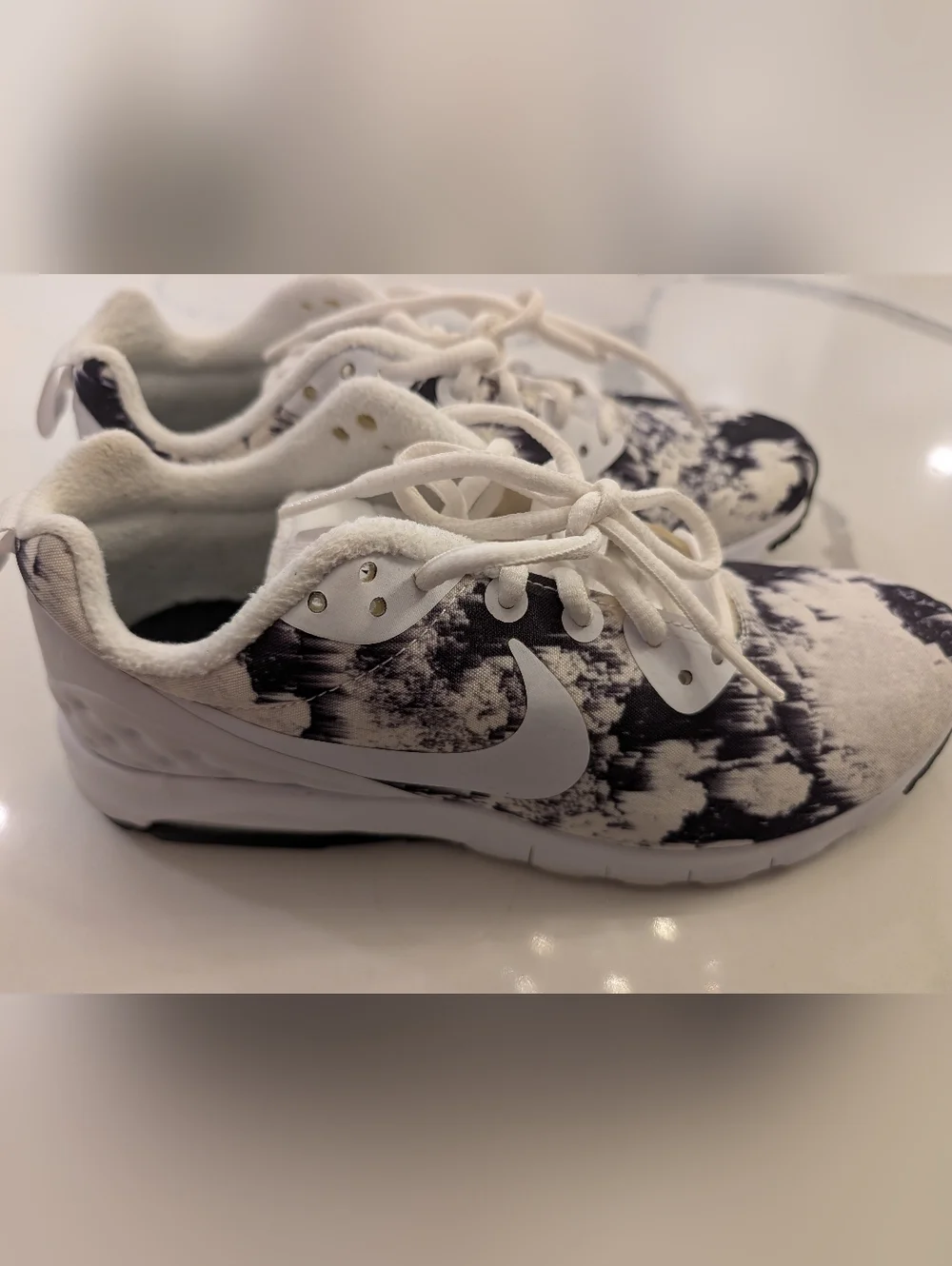 Nike Air White and Black Printed Sneakers Size 8